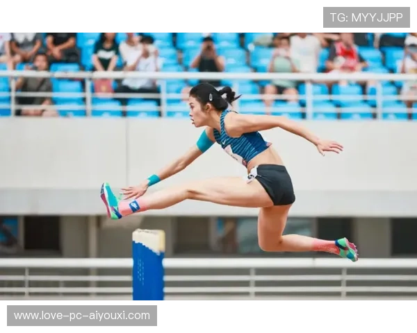 田径跨栏节奏流畅得惊人：突破极限的艺术与力量